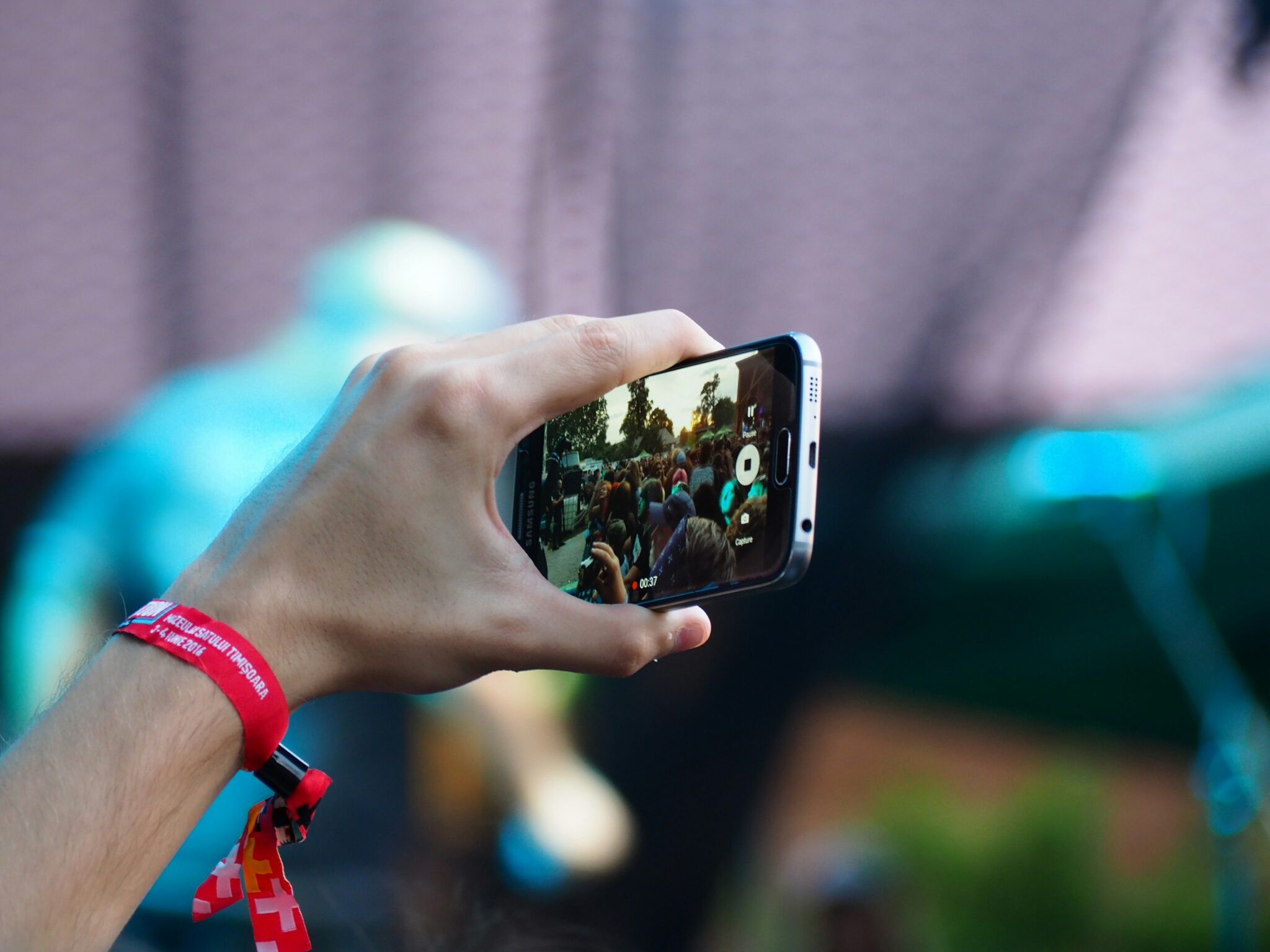 How to Remove a Wristband Without Cutting It - The Wristband Co.